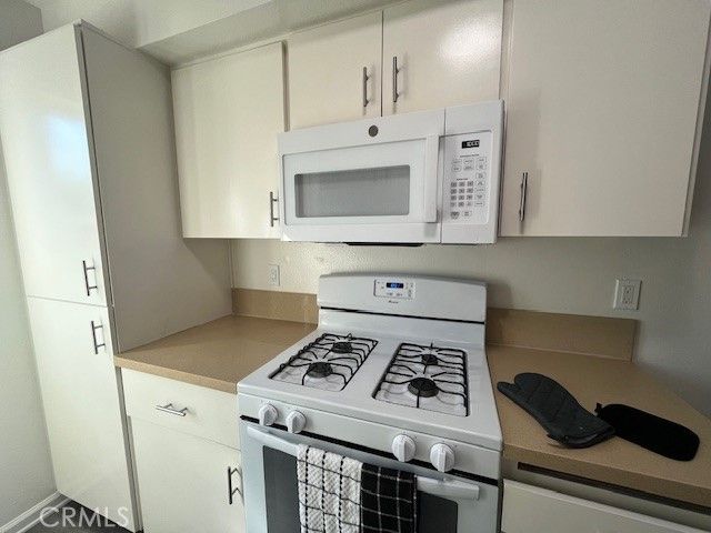 44220 San Pablo Avenue 4, Palm Desert, CA 92260