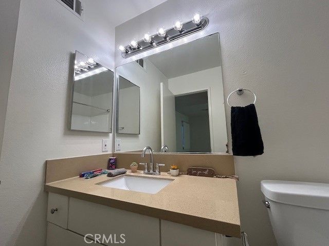 44220 San Pablo Avenue 4, Palm Desert, CA 92260