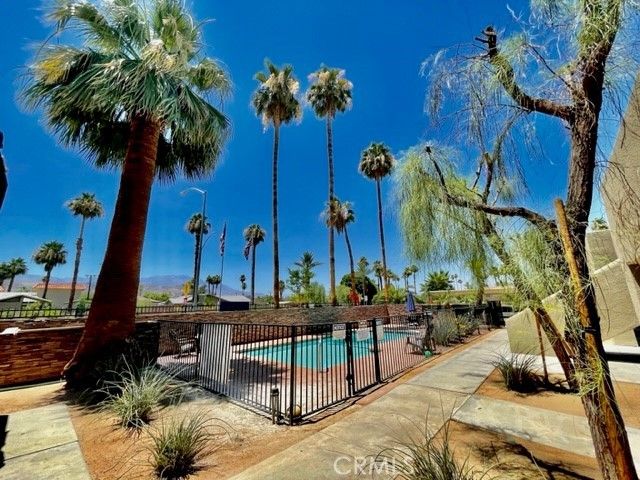44220 San Pablo Avenue 4, Palm Desert, CA 92260