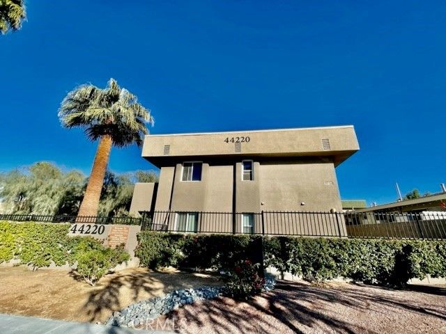 44220 San Pablo Avenue 4, Palm Desert, CA 92260
