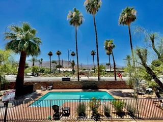 44220 San Pablo Avenue 4, Palm Desert, CA 92260