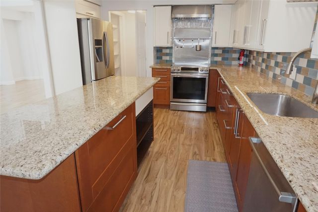 4006 Breakwood Drive, Houston, TX 77025