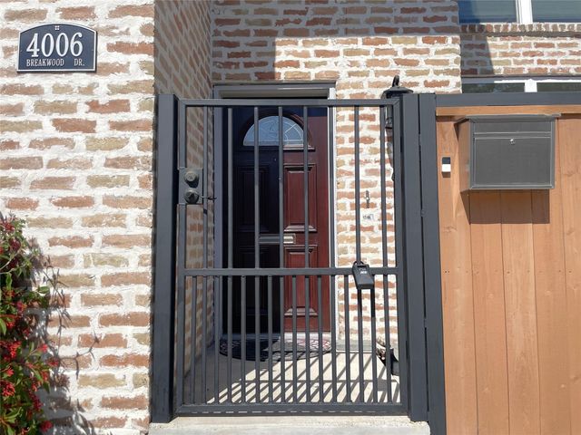 4006 Breakwood Drive, Houston, TX 77025