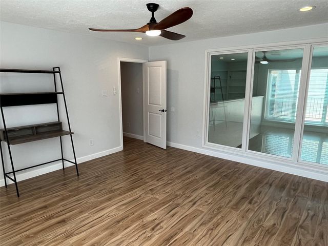 4006 Breakwood Drive, Houston, TX 77025