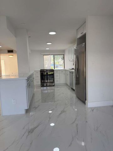 9719 N New River Canal Rd 308, Plantation, FL 33324