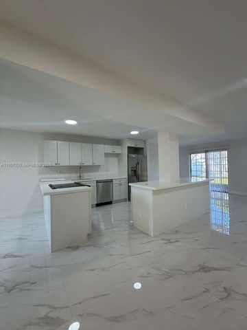 9719 N New River Canal Rd 308, Plantation, FL 33324