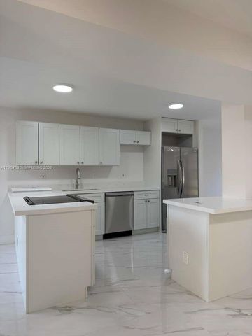 9719 N New River Canal Rd 308, Plantation, FL 33324