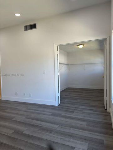 9719 N New River Canal Rd 308, Plantation, FL 33324