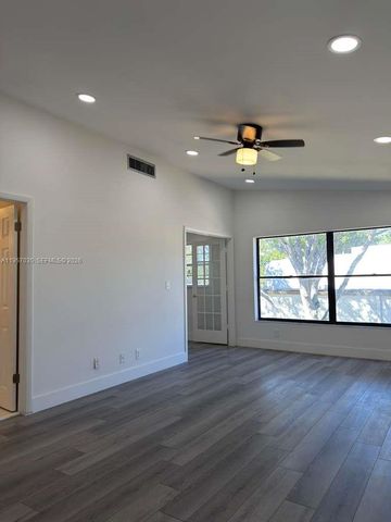 9719 N New River Canal Rd 308, Plantation, FL 33324