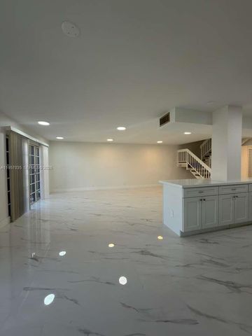 9719 N New River Canal Rd 308, Plantation, FL 33324