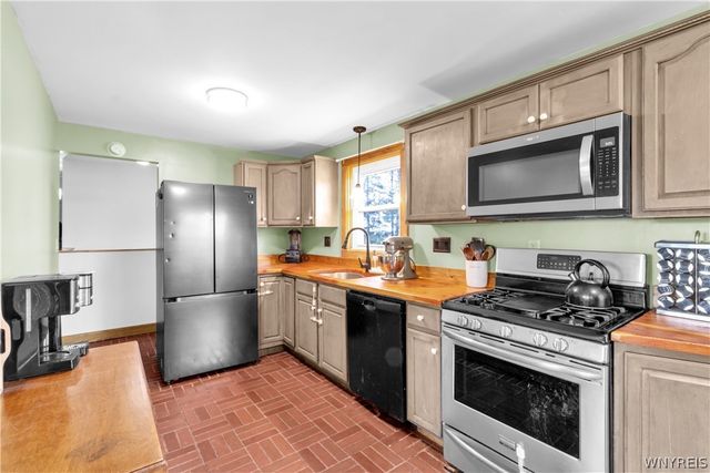 5872 Genesee Road, Concord, NY 14141