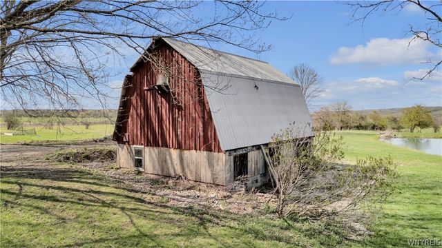 5872 Genesee Road, Concord, NY 14141