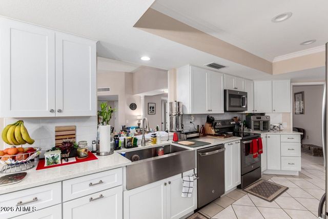 10802 W THUNDERBIRD Boulevard, Sun City, AZ 85351