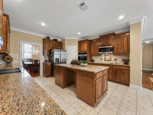 6951 Sea Harbor Drive, Grand Prairie, TX 75054