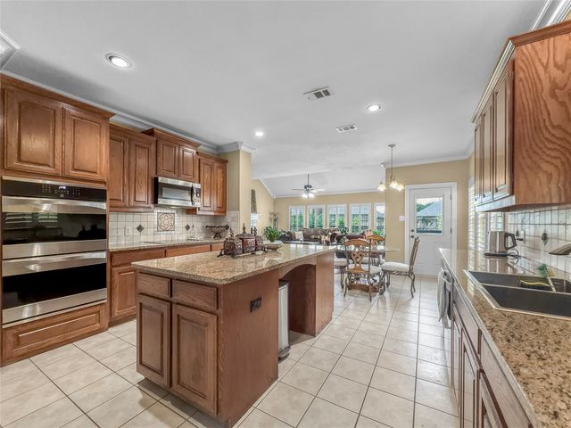6951 Sea Harbor Drive, Grand Prairie, TX 75054