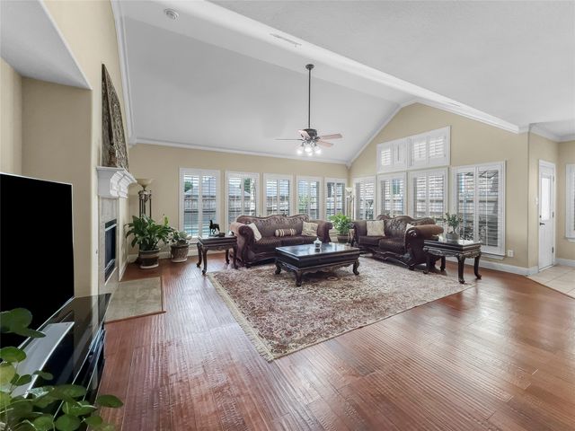6951 Sea Harbor Drive, Grand Prairie, TX 75054