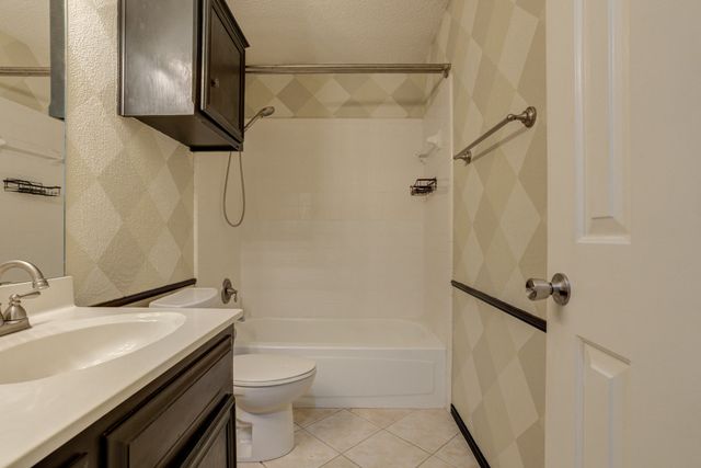 1023 Iola Drive, Lubbock, TX 79416