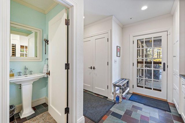 1014 Mount Curve Avenue, Minneapolis, MN 55403