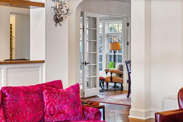 1014 Mount Curve Avenue, Minneapolis, MN 55403