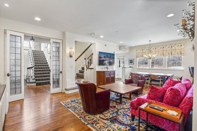 1014 Mount Curve Avenue, Minneapolis, MN 55403