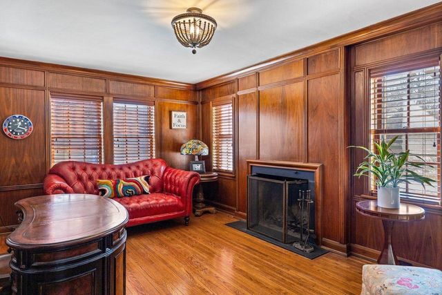 1014 Mount Curve Avenue, Minneapolis, MN 55403