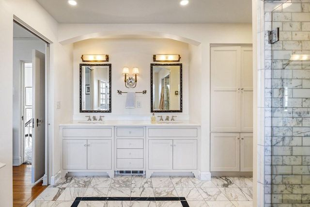 1014 Mount Curve Avenue, Minneapolis, MN 55403