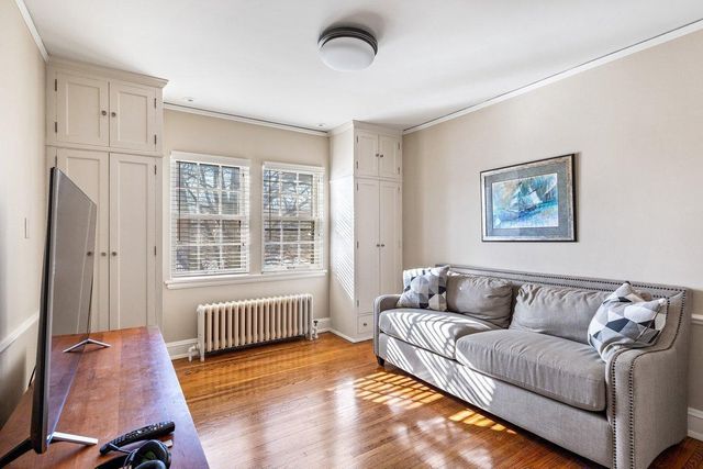 1014 Mount Curve Avenue, Minneapolis, MN 55403