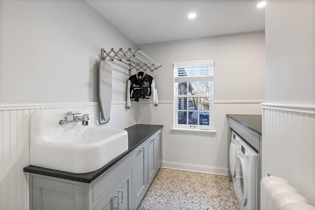 1014 Mount Curve Avenue, Minneapolis, MN 55403