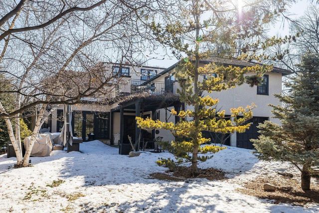 1014 Mount Curve Avenue, Minneapolis, MN 55403