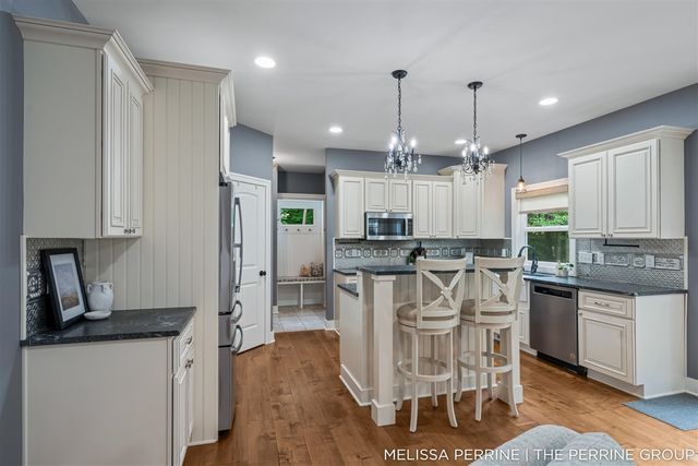 12125 Cherry Creek Ridge, Lowell, MI 49331
