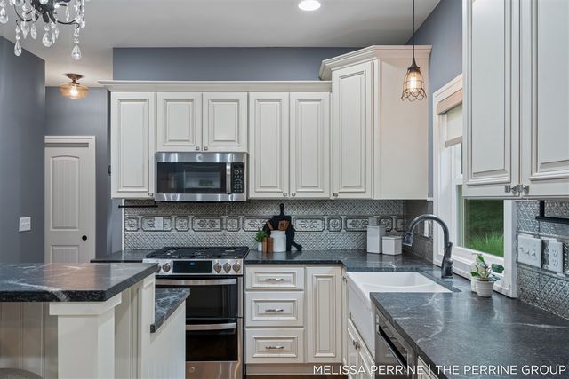 12125 Cherry Creek Ridge, Lowell, MI 49331