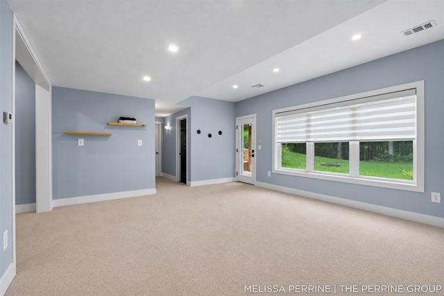 12125 Cherry Creek Ridge, Lowell, MI 49331