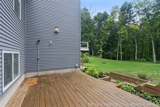 12125 Cherry Creek Ridge, Lowell, MI 49331