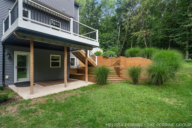 12125 Cherry Creek Ridge, Lowell, MI 49331