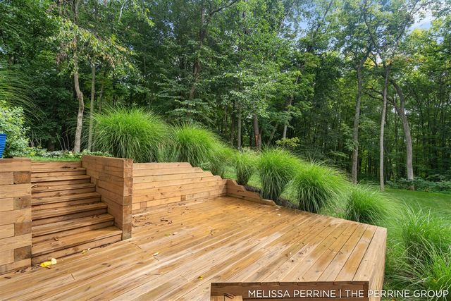 12125 Cherry Creek Ridge, Lowell, MI 49331