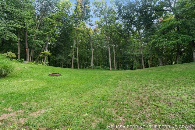12125 Cherry Creek Ridge, Lowell, MI 49331