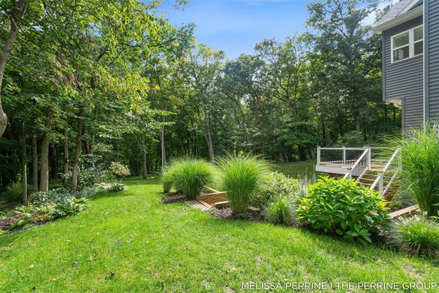 12125 Cherry Creek Ridge, Lowell, MI 49331