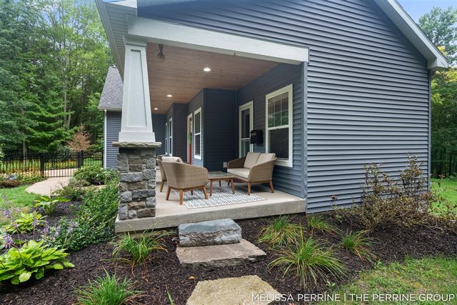12125 Cherry Creek Ridge, Lowell, MI 49331