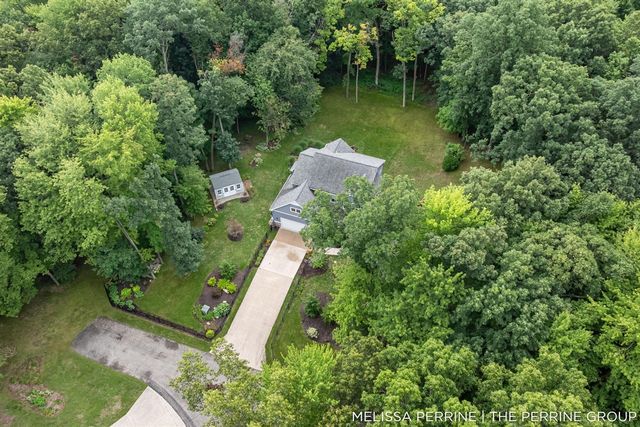 12125 Cherry Creek Ridge, Lowell, MI 49331