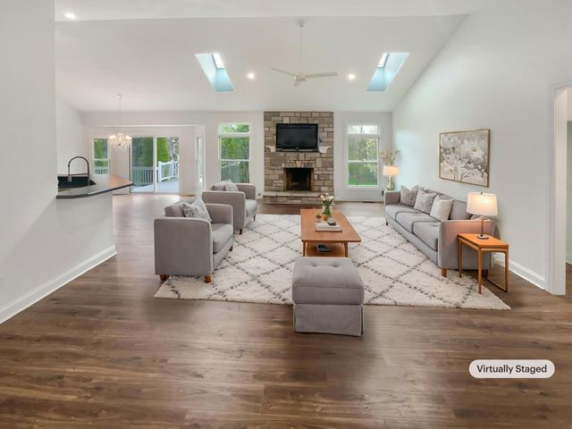 8665 Birch Brook Loop, Pickerington, OH 43147