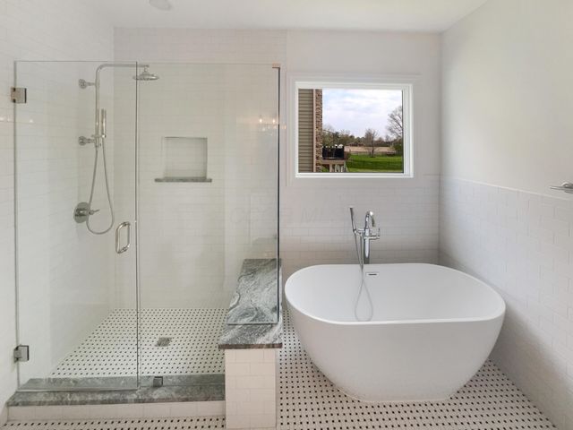 8665 Birch Brook Loop, Pickerington, OH 43147