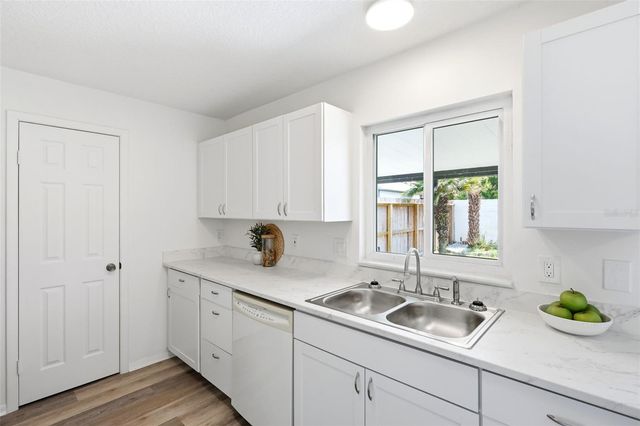 502 SEA HAWK CT, Edgewater, FL 32141