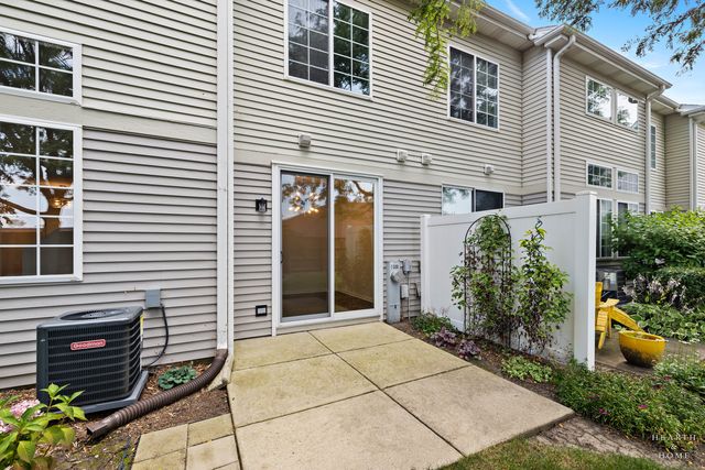 1508 N Waterbury Circle, Palatine, IL 60074