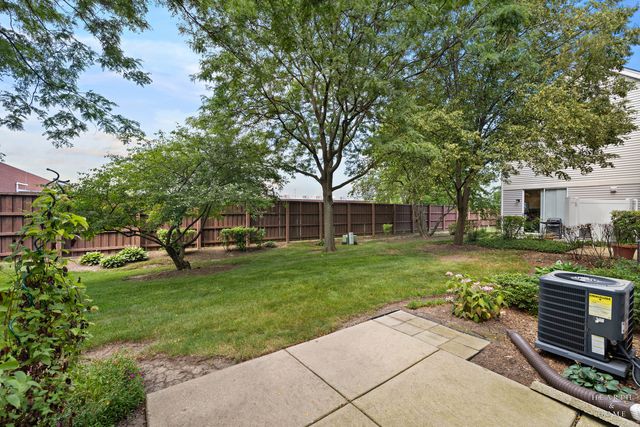 1508 N Waterbury Circle, Palatine, IL 60074