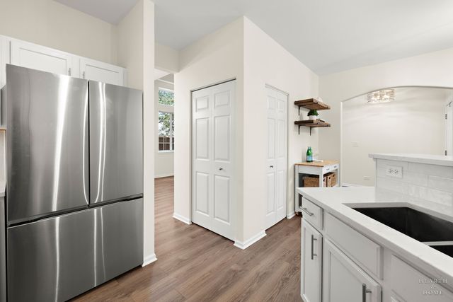 1508 N Waterbury Circle, Palatine, IL 60074