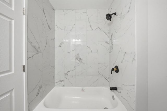 8516 Austin Avenue, Burbank, IL 60459