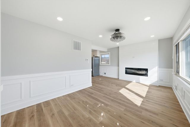 8516 Austin Avenue, Burbank, IL 60459