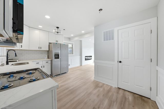 8516 Austin Avenue, Burbank, IL 60459