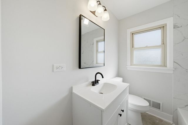 8516 Austin Avenue, Burbank, IL 60459