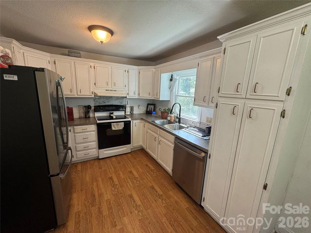 4266 Smokey Creek Road, Lenoir, NC 28645